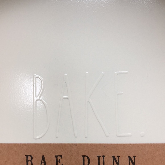 Rae Dunn 9 inch Springform Cake Pan - Picture 2 of 5